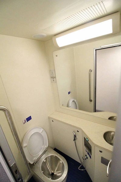 New Thai Trains Toilet